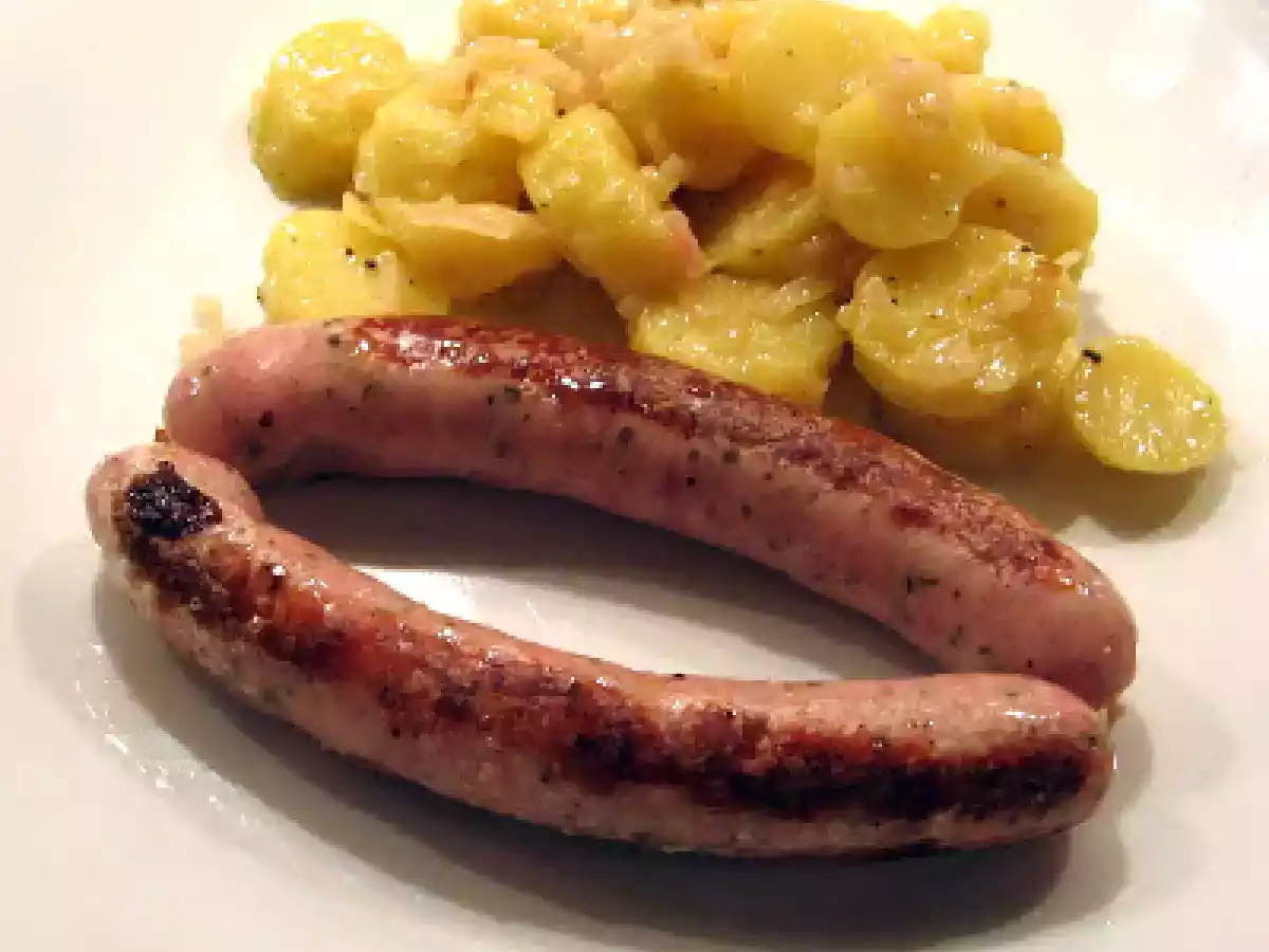 Saucisses de Nurnberg et salade de pomme de terre