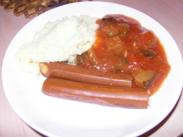 Saucisses de tofu fumé, Ratatouille et Purée de Pomme de Terre