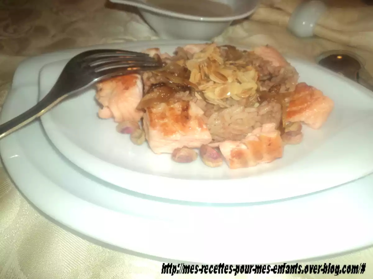 Saumon au riz et crème de sésame