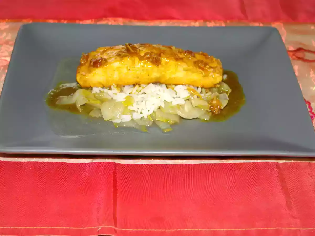 SAUMON AUX EPICES DOUCES SUR LIT D'ENDIVES ET RIZ