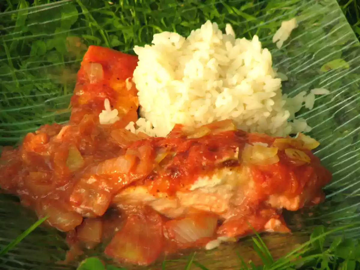 Saumon aux fraises et à la rhubarbe