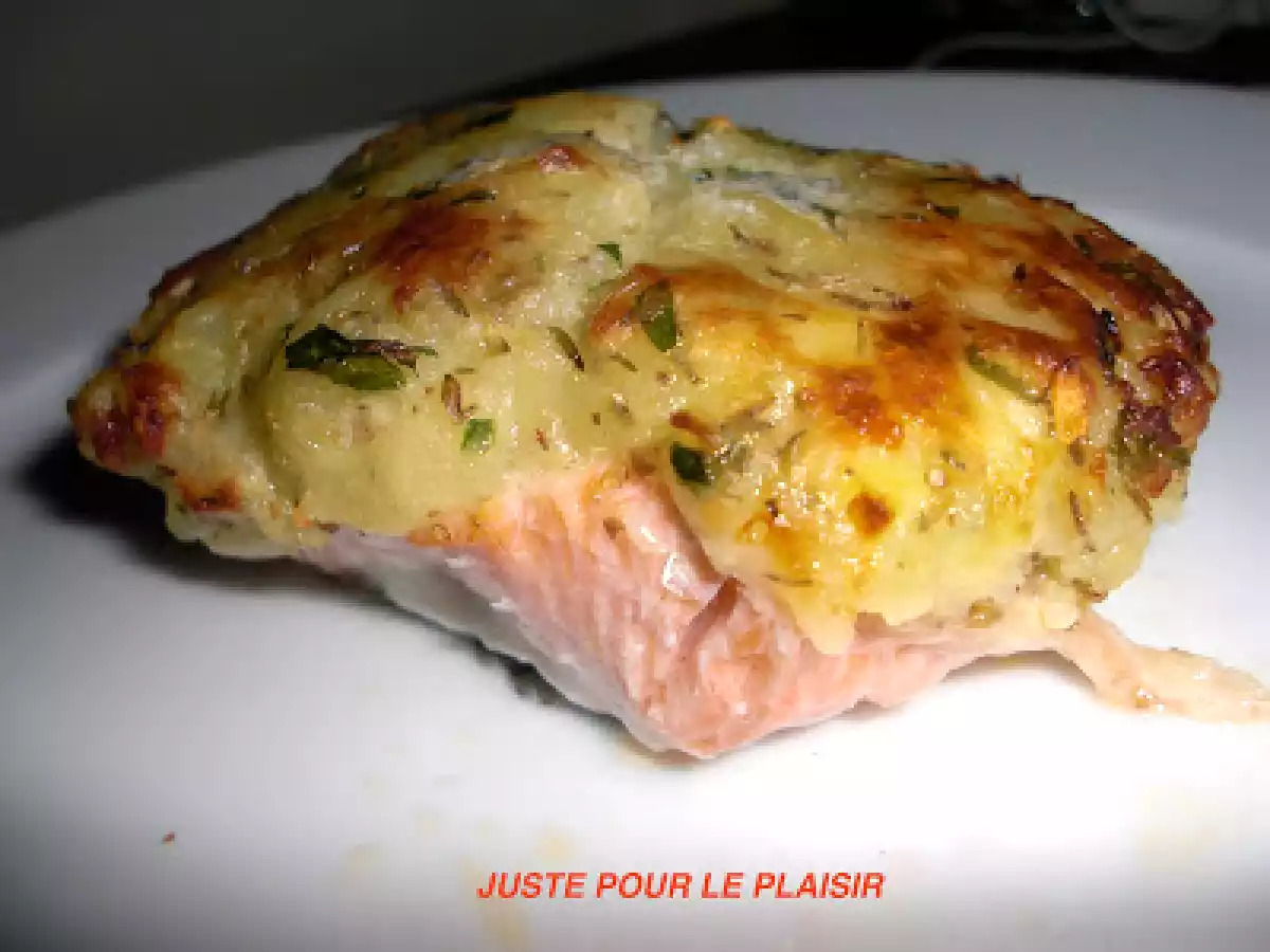 SAUMON EN CROÛTE DE POMMES DE TERRE