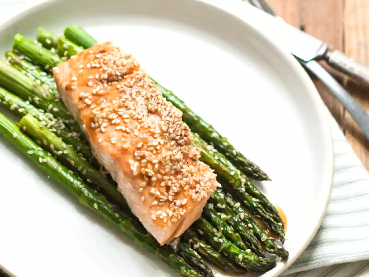 Saumon et asperges au sirop d'érable et sésame