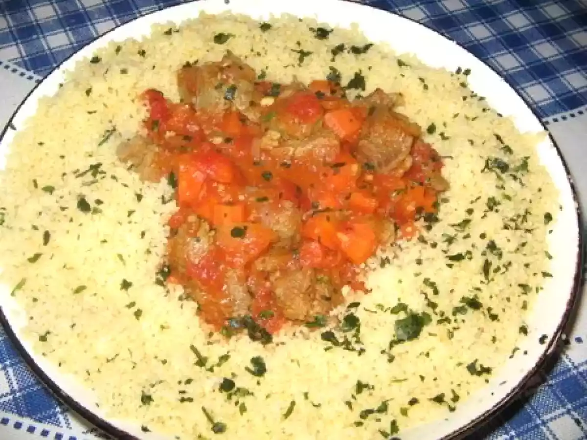 Sauté d'agneau aux légumes et a la semoule