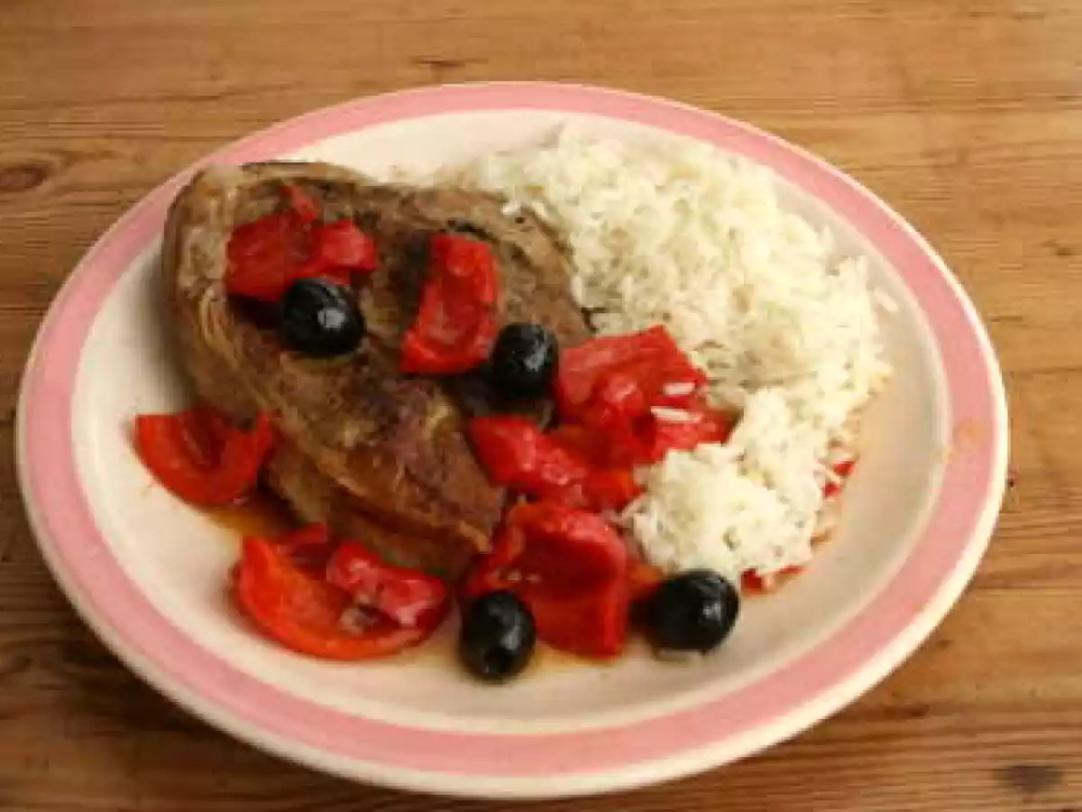 Sauté d'agneau aux poivrons et aux olives