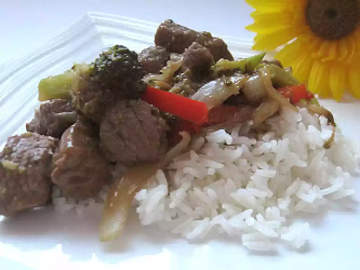 Sauté de boeuf à l'orange, brocoli et ail