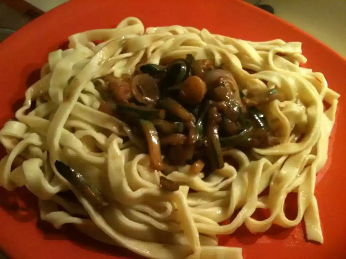 Sauté de courgettes noix de saint jacques sur son lit de tagliatelles maison