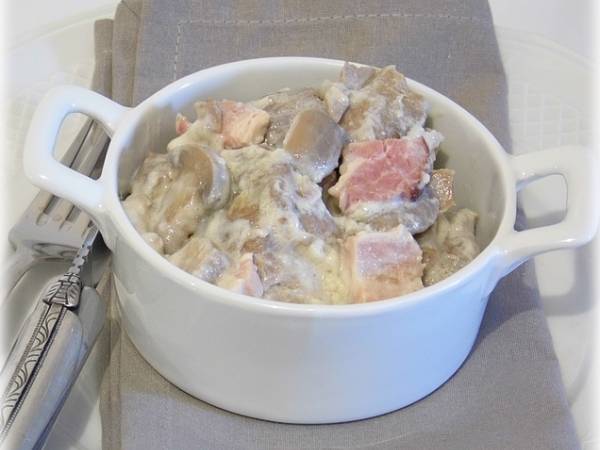 Saute De Porc A La Creme Et Aux Champignons Recette Ptitchef