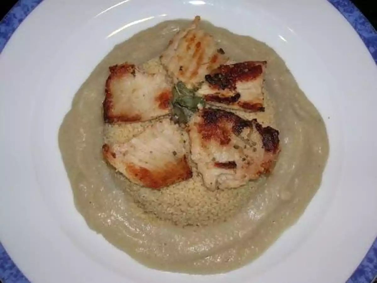 Sauté de porc en sauge sur lit de semoule et sa couronne de saison