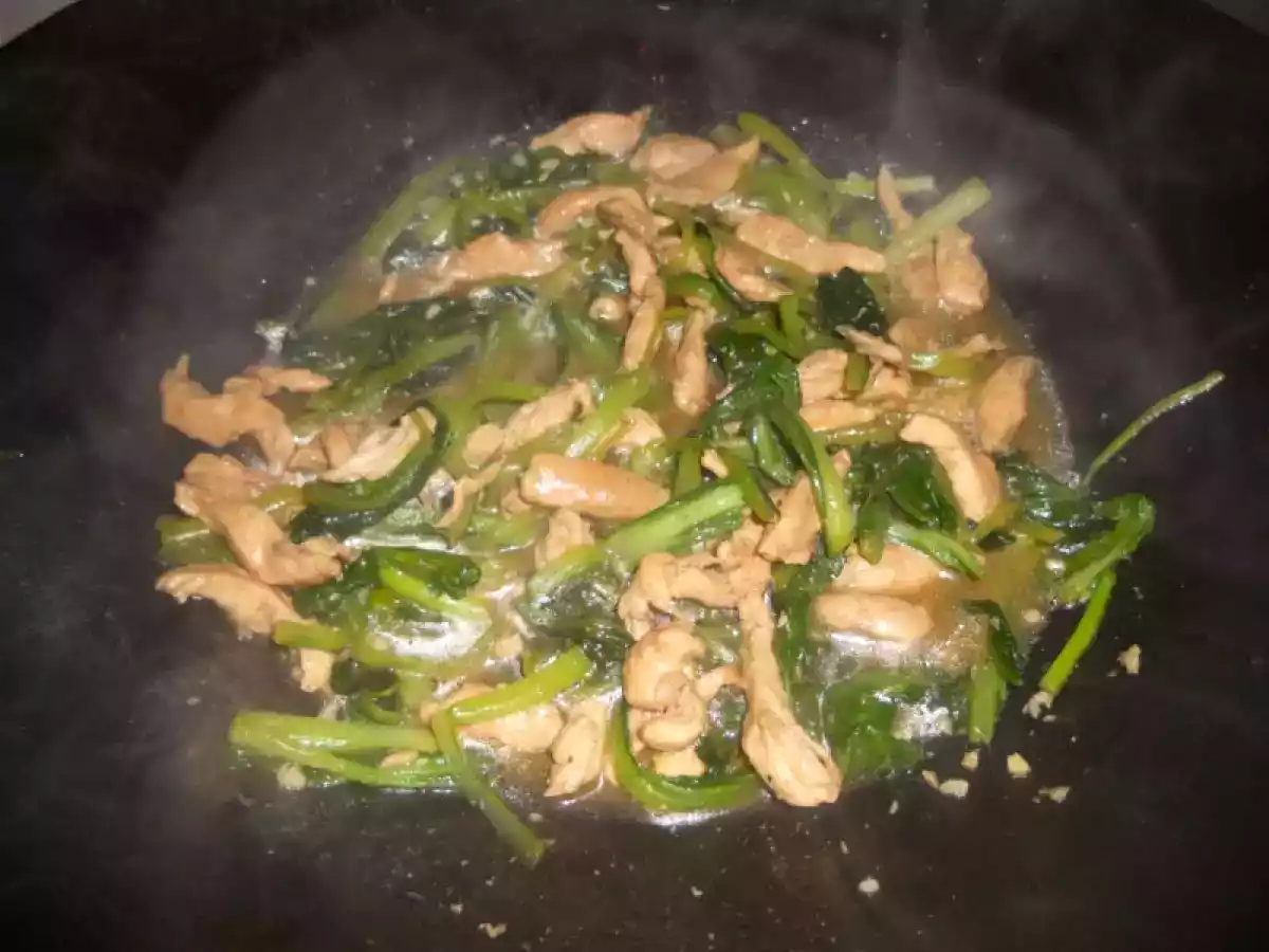 Sauté de poulet aux brédes chinois