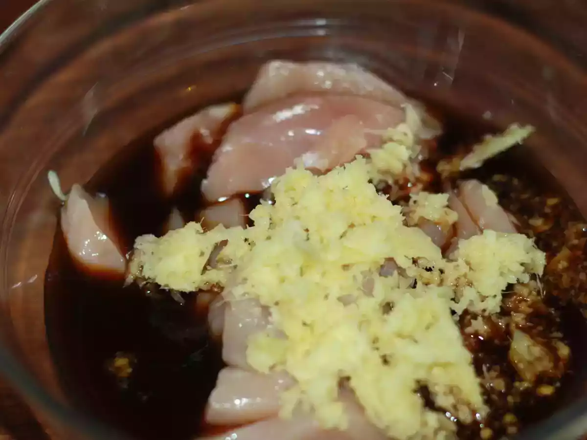 Sauté de Poulet aux nouilles chinoises et graines de soja germée - photo 2