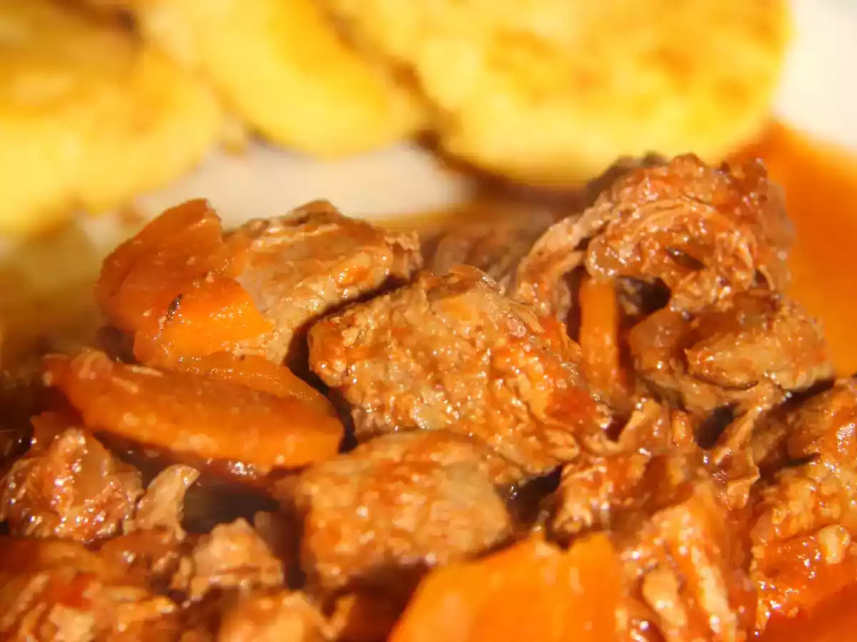 Sauté de veau à la meridionale