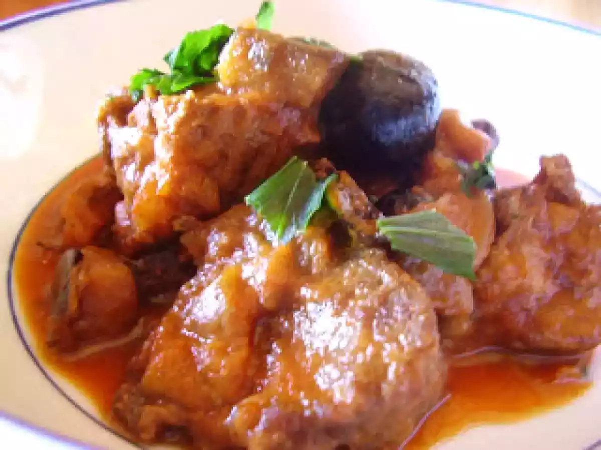 Sauté de veau à la portugaise et aubergines