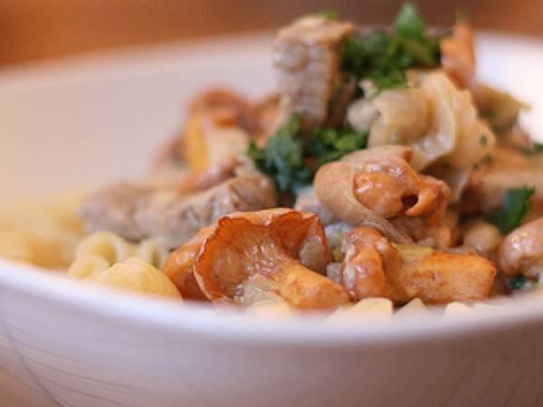 Sauté de veau aux girolles façon Stroganoff - photo 2