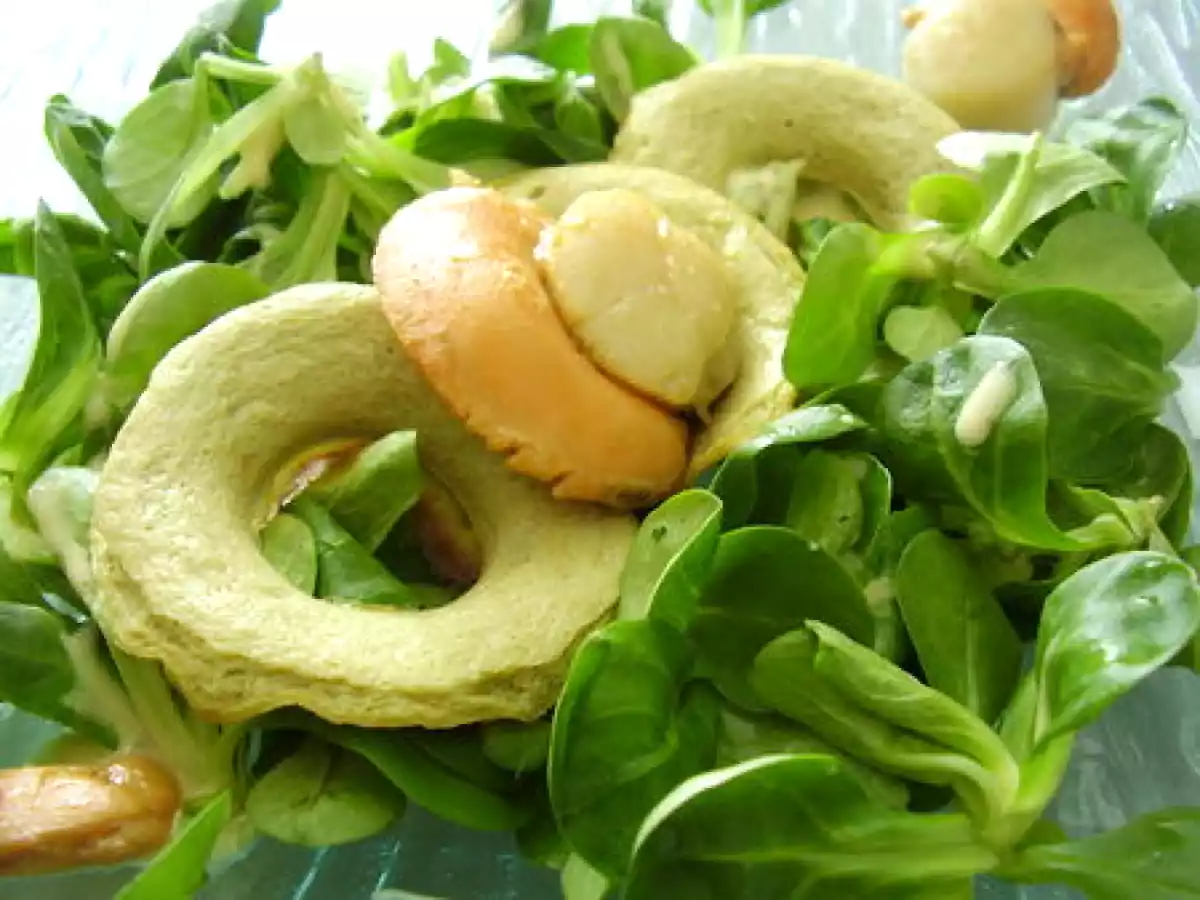 Savarins d'asperges aux Saint-Jacques.