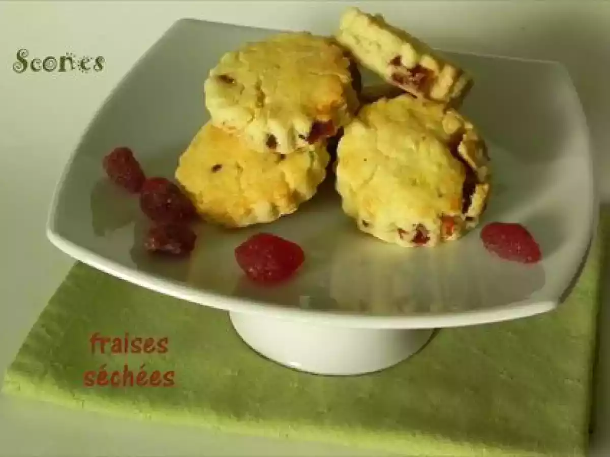 Scones aux fraises séchées, sans gluten et sans lactose