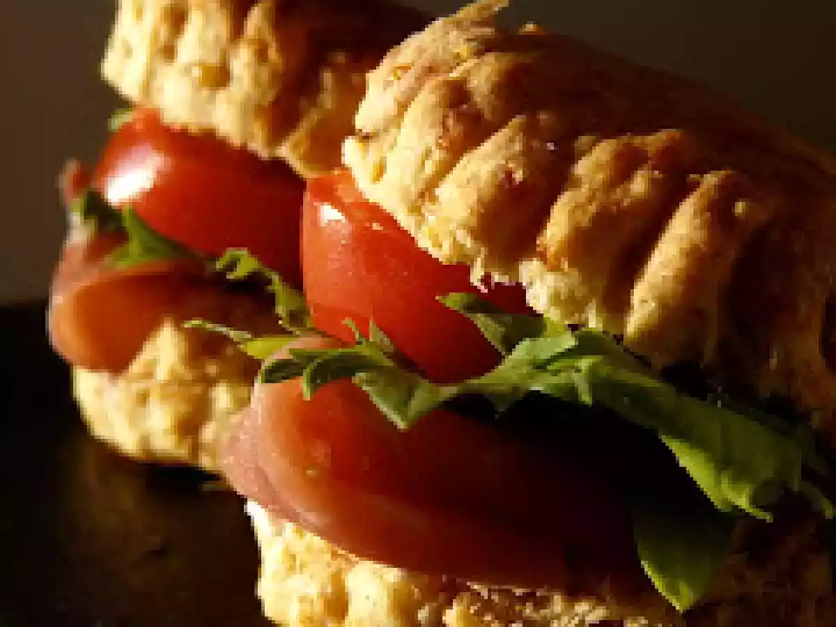 Scones salés aux tomates séchées et au cheddar
