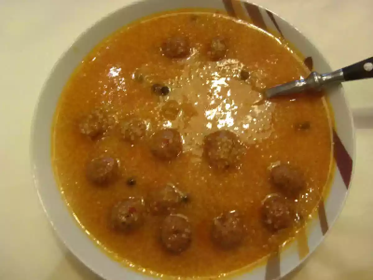 Sder bel kâaber ( velouté de semoule aux boulettes)