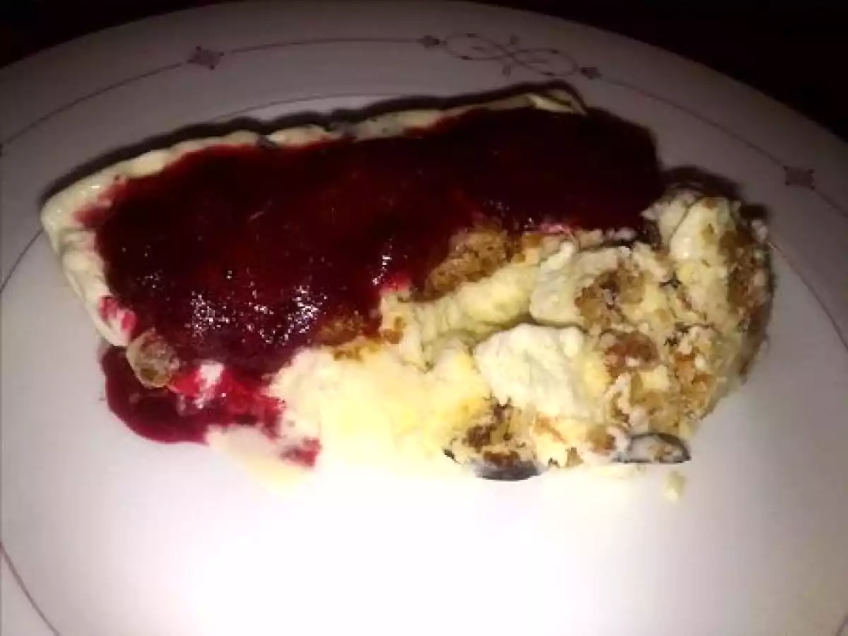 Semifredo aux biscuits amaretti et au coulis de cerises griottes