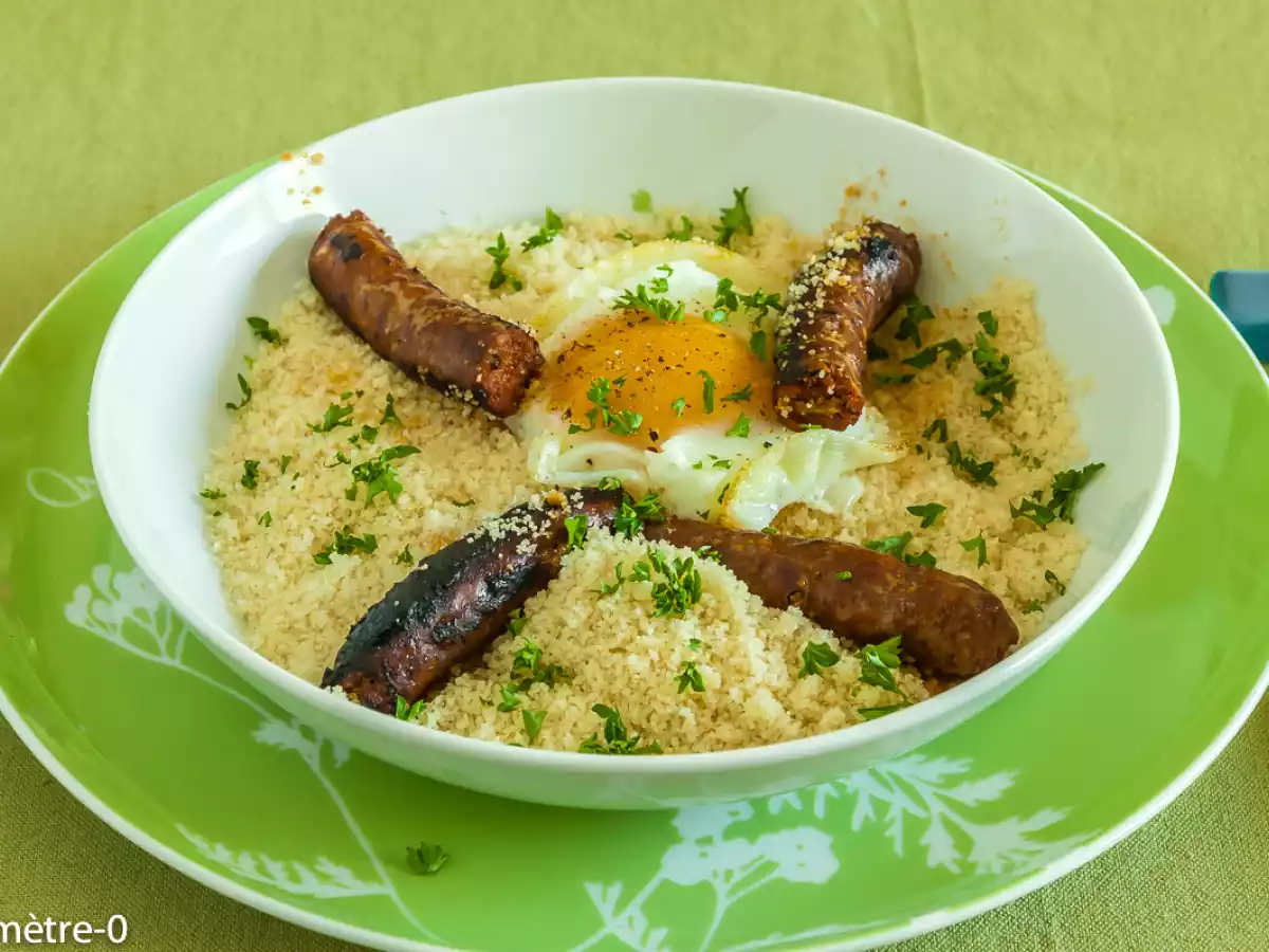 Semoule aux merguez et oeuf