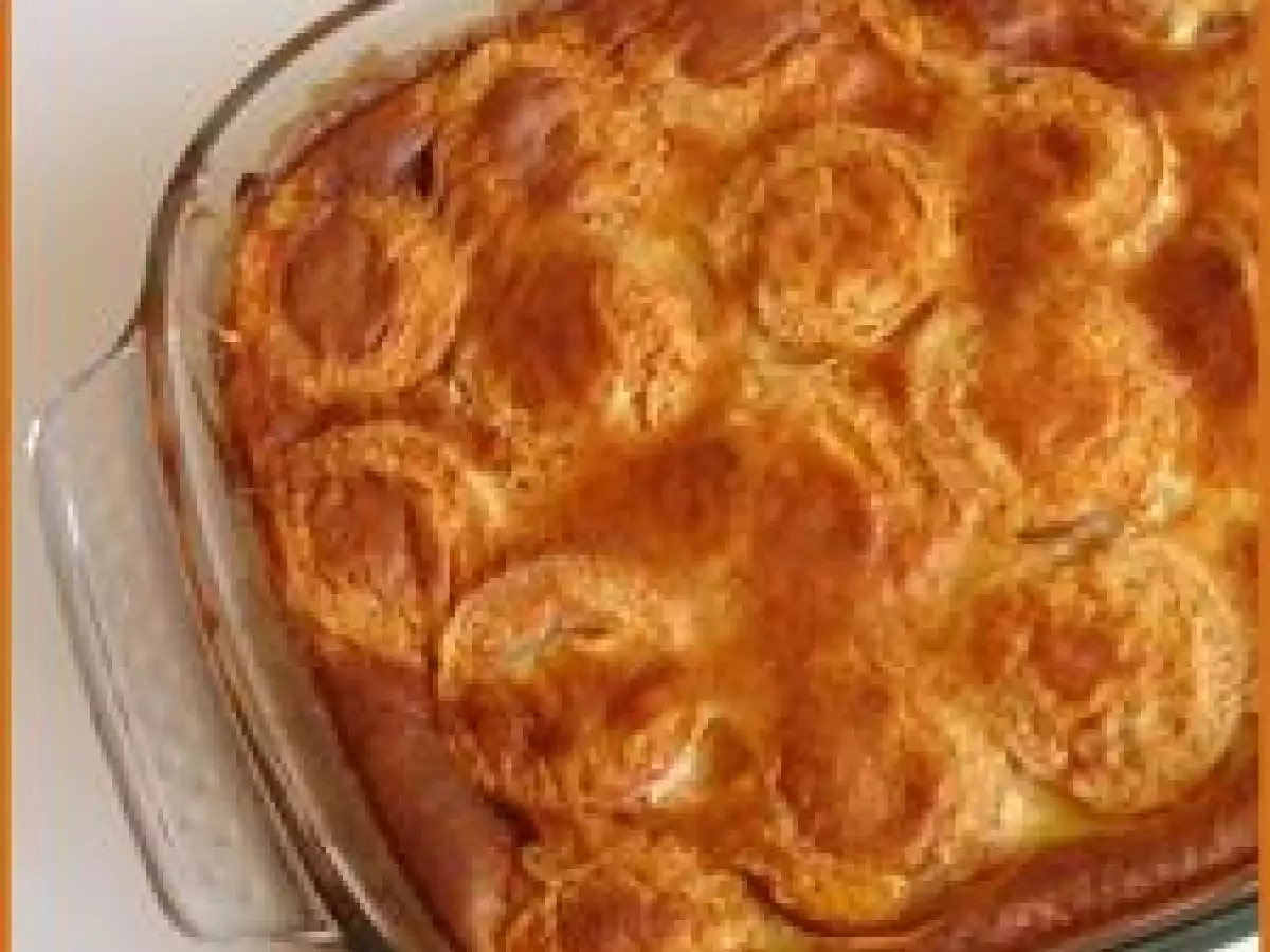 Seulement 5 ingrédients pour un beau clafoutis (épais) à l'abricot