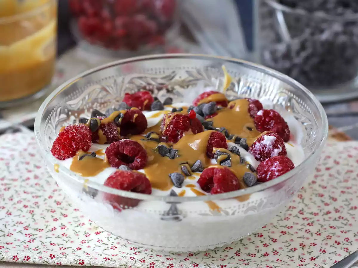 Skyr bowl aux fruits rouges, beurre de cacahuètes et chocolat - photo 3