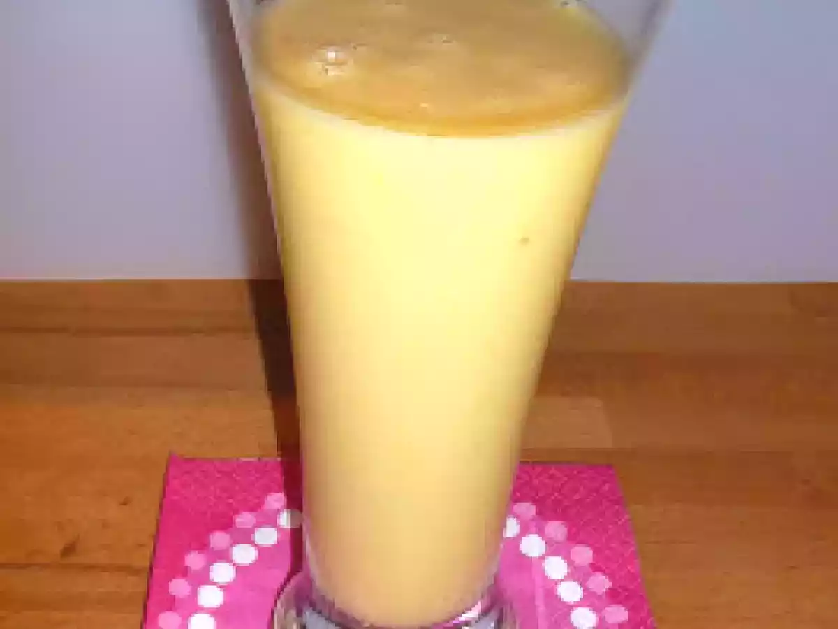 Smoothie aux fruits jaunes