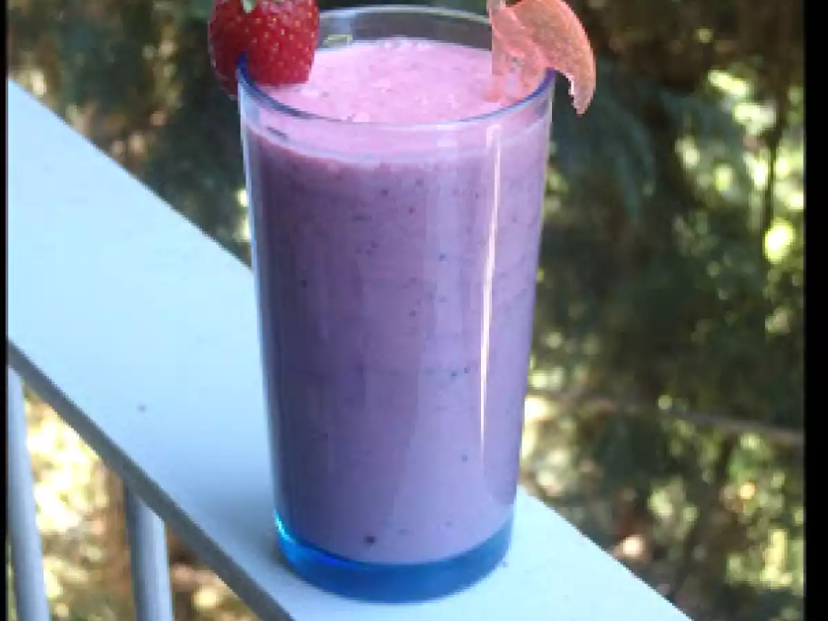 Smoothie aux fruits rouges