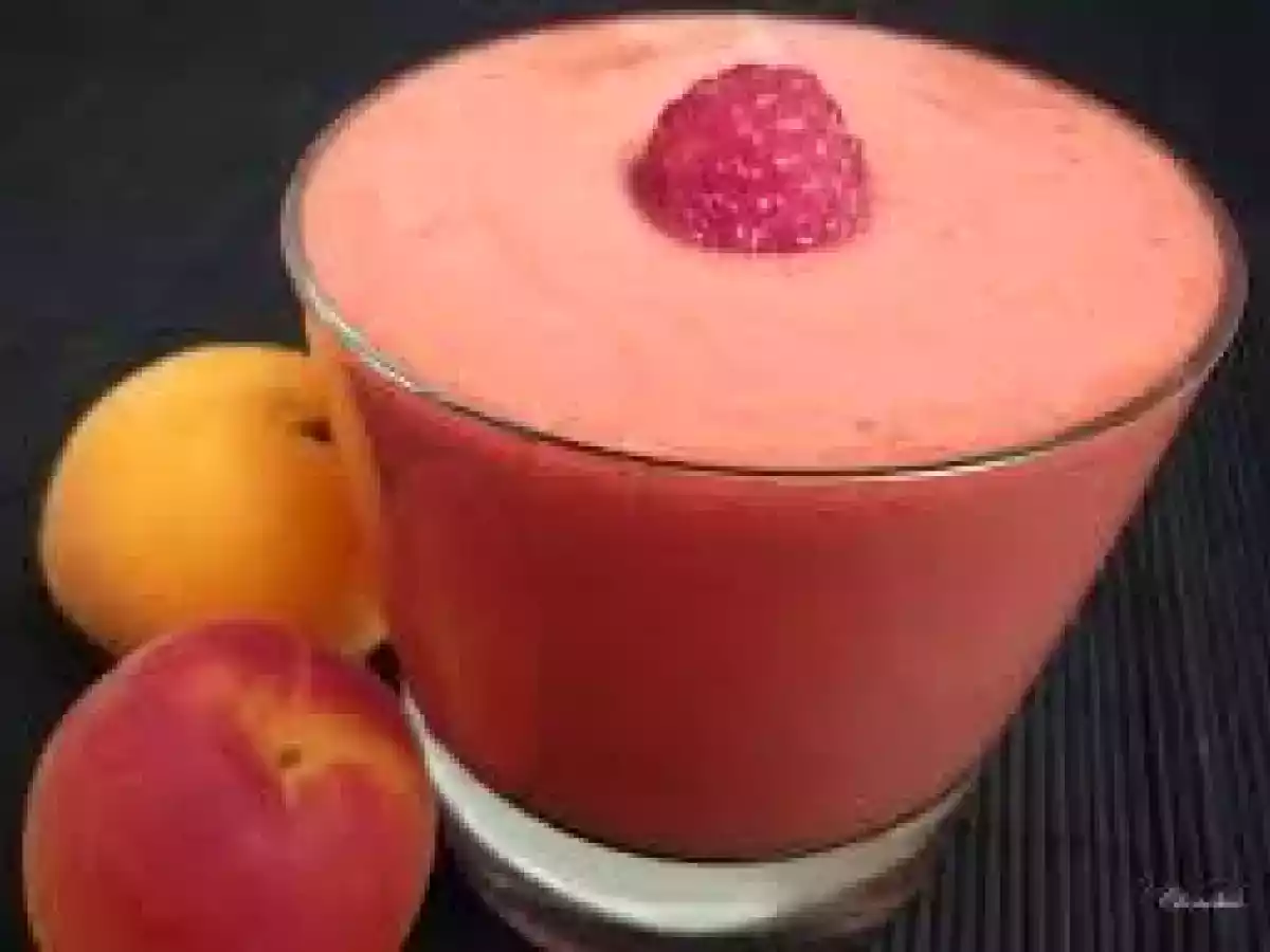 Smoothie pêche et framboises