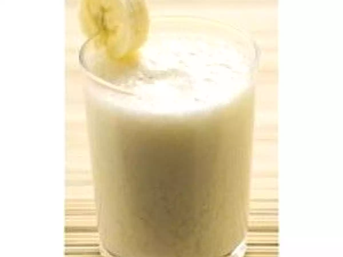 Smoothie pleine forme céréales germées banane lait d'amandes