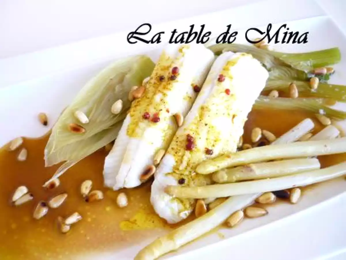 Soles à la vapeur, sauce aux pignons et huile de curry