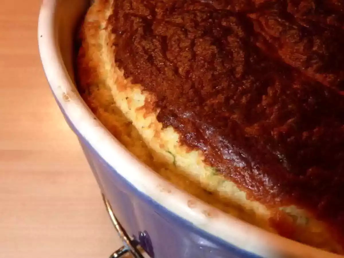 SOUFFLE AU FROMAGE BASQUE ET CONFITURE DE CERISES NOIRES