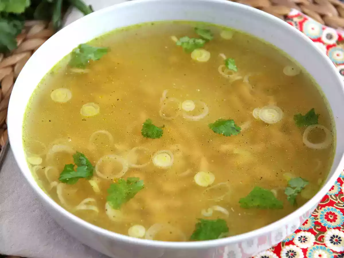 Soupe asiatique au poulet ultra parfumée et réconfortante - photo 2