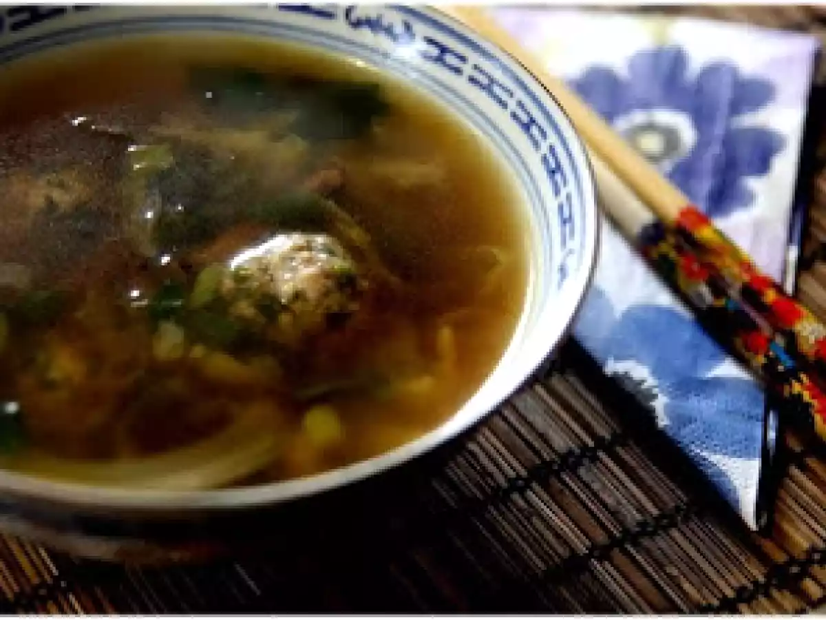 Soupe asiatique aux boulettes