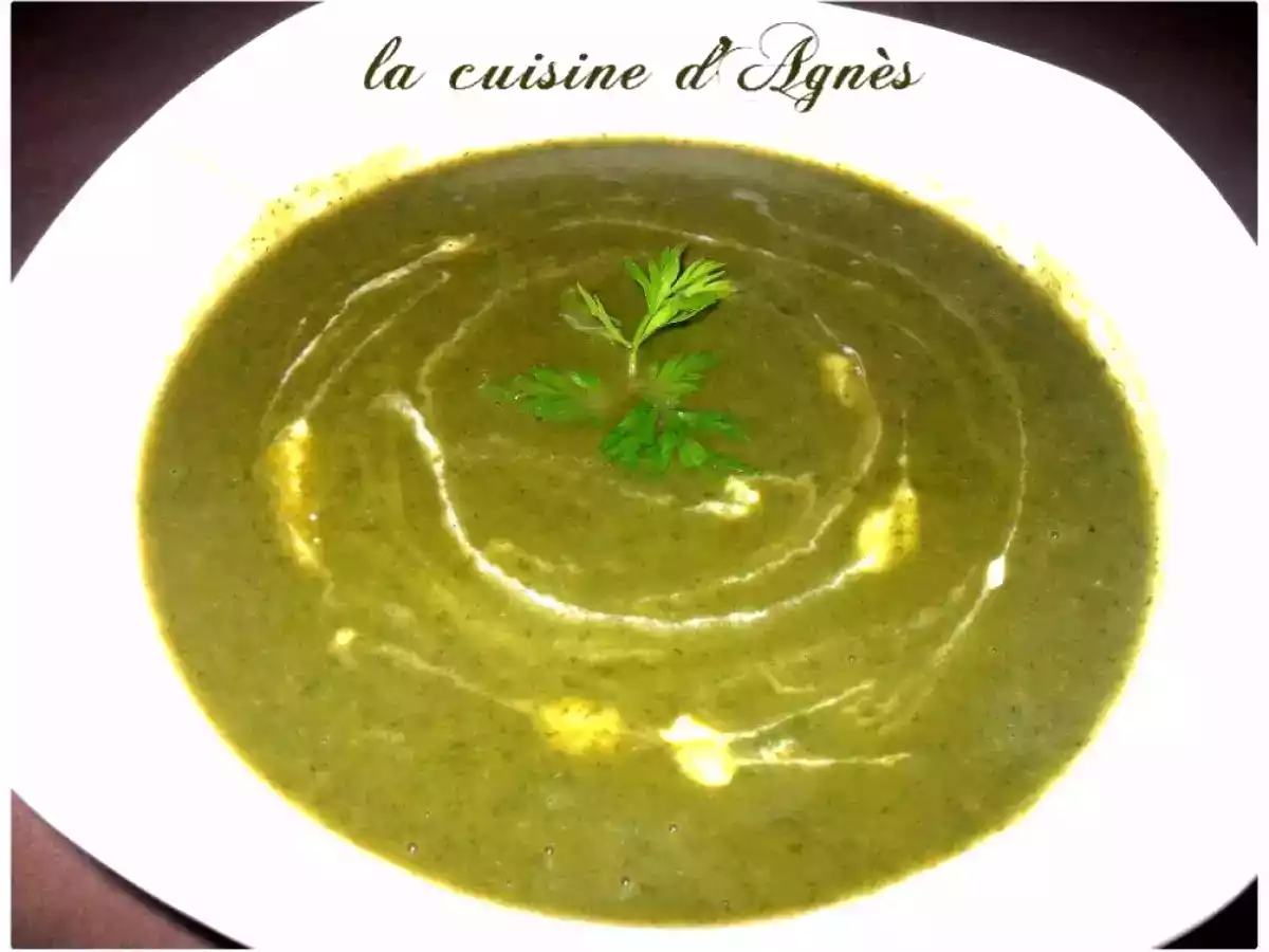 Soupe aux fanes de carottes