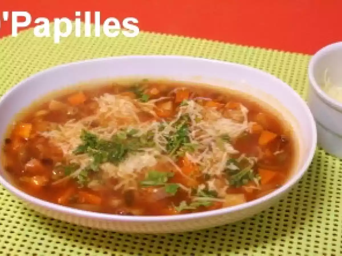 Soupe aux légumes de l'hiver et lentilles