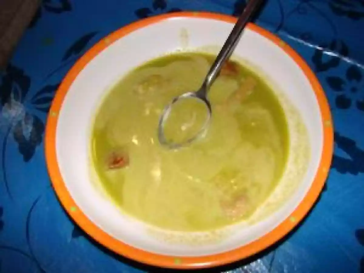 Soupe aux petits pois et poitrine fumée