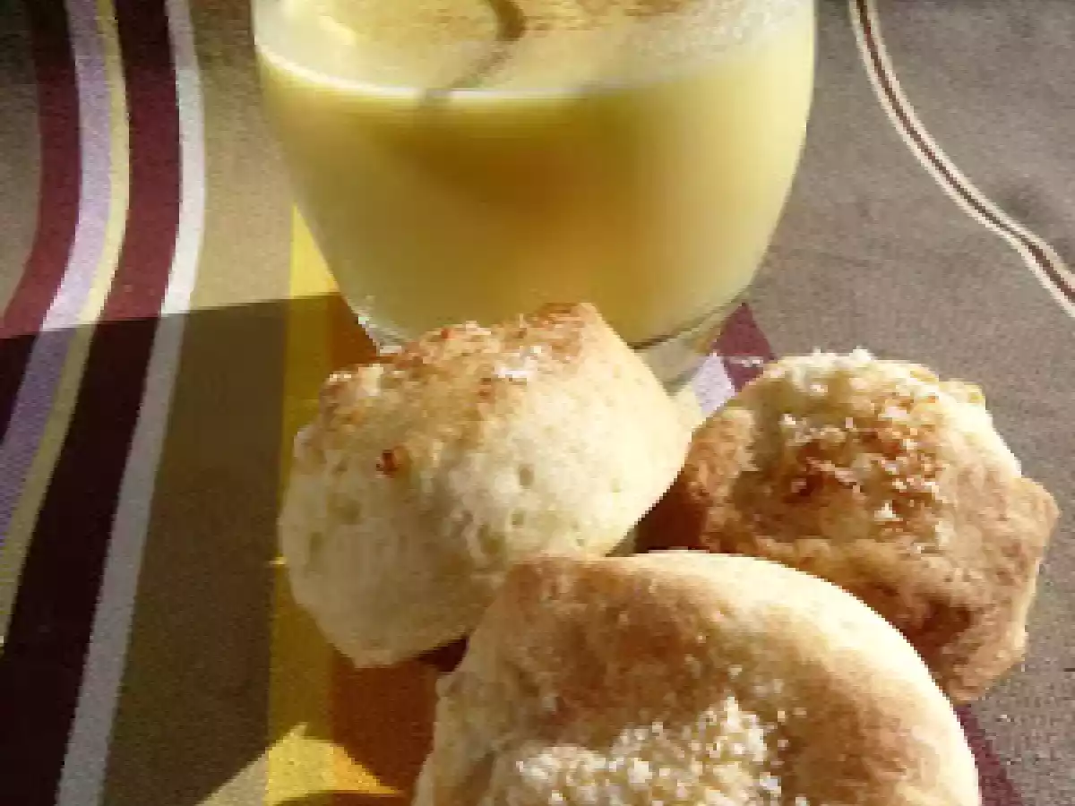 Soupe aux poivrons jaunes et scones au parmesan