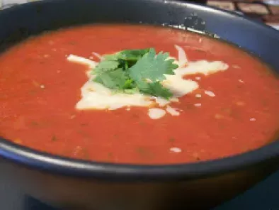 Soupe aux tomates, poivron et à la coriandre de Moi & La Cuisine - photo 3