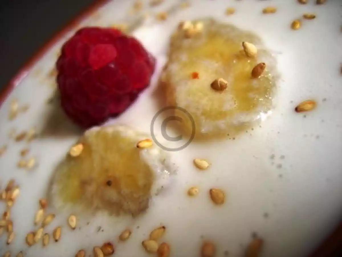 Soupe chaude de bananes au lait de coco