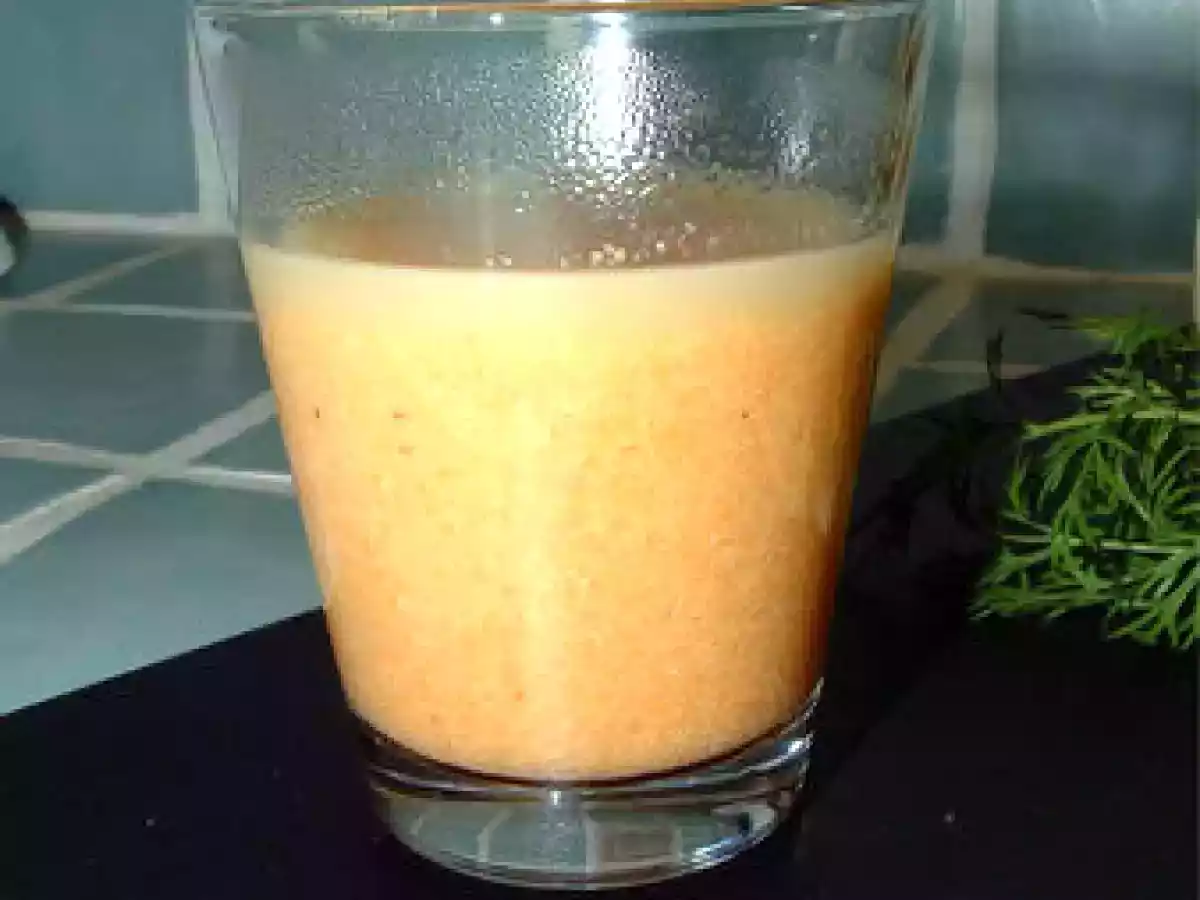 Soupe crémeuse de corail de Coquilles St Jacques fondu au Martini