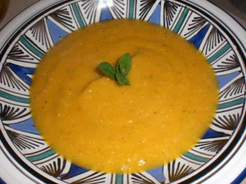 Soupe croquante aux carottes et lentilles corail