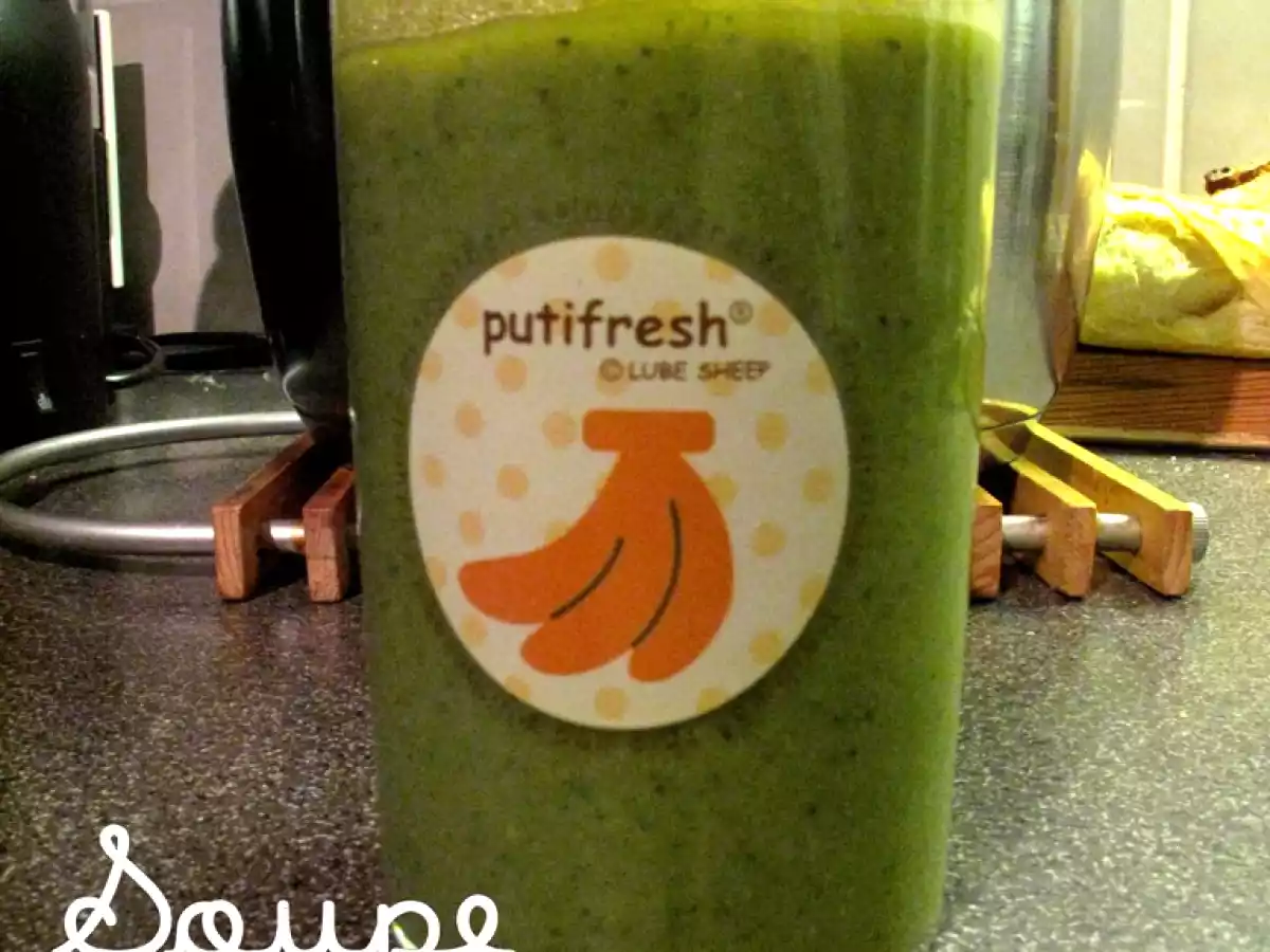 Soupe de brocoli au curry et au carré frais