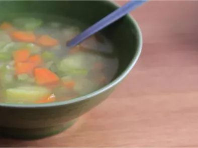 Soupe de céleri, pommes de terre et carottes
