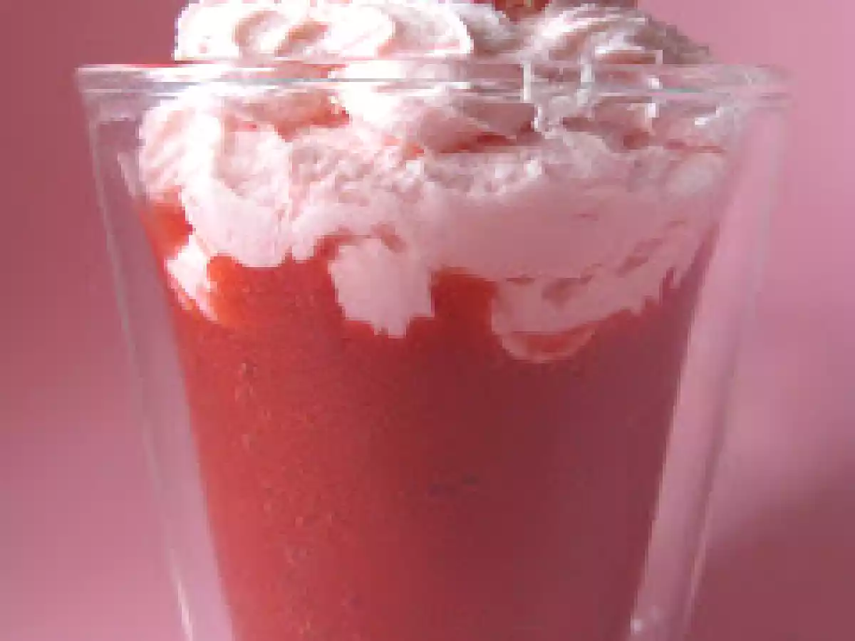 Soupe de fraises et chantilly Tagada