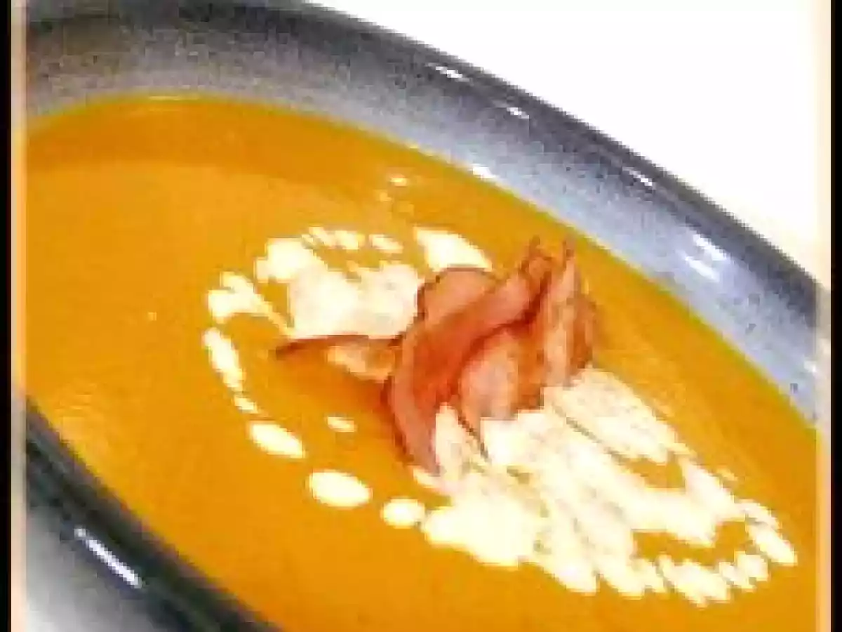 Soupe de lentilles corail et tomates au curry