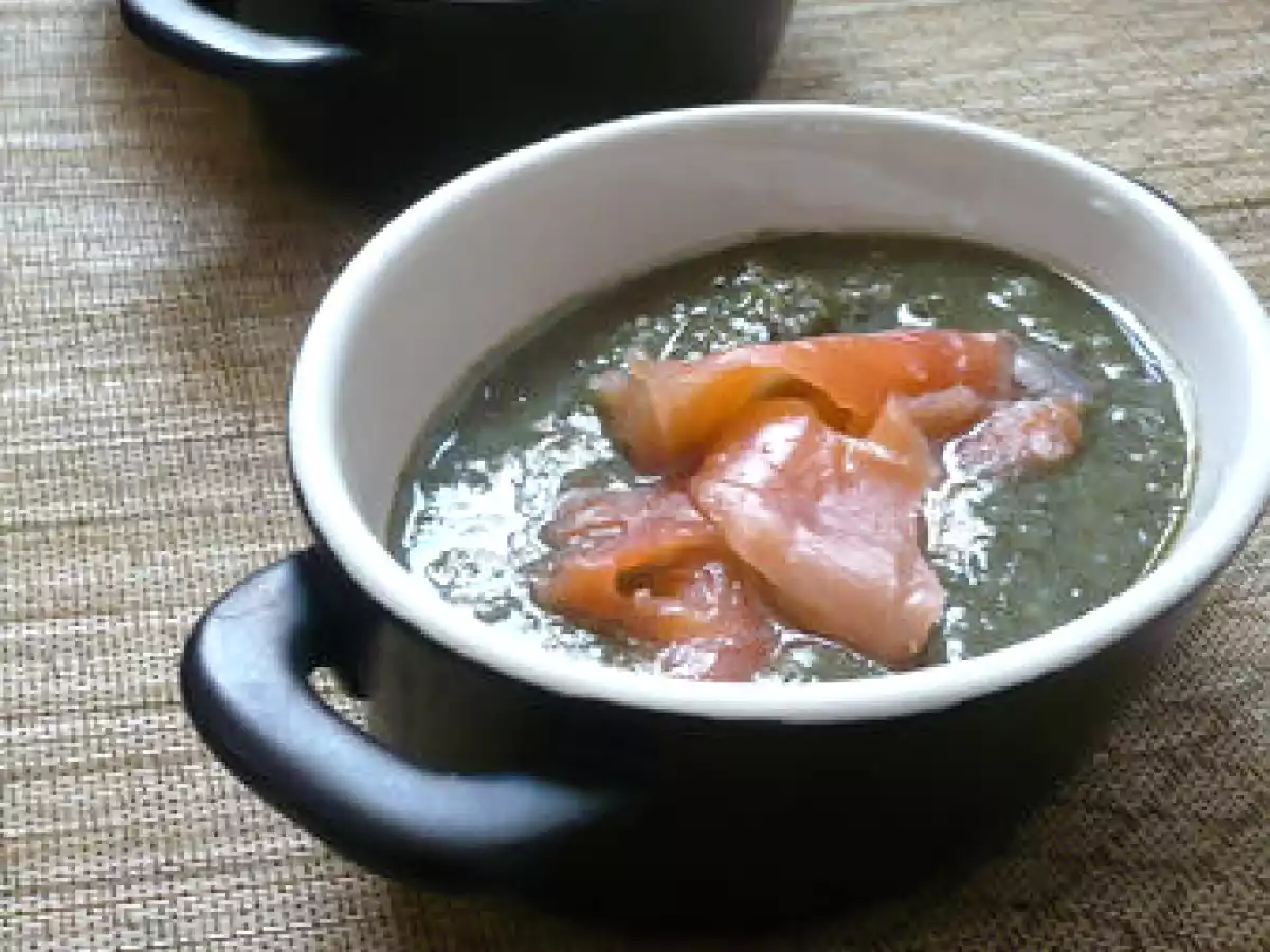 Soupe de lentilles et blettes à la truite fumée