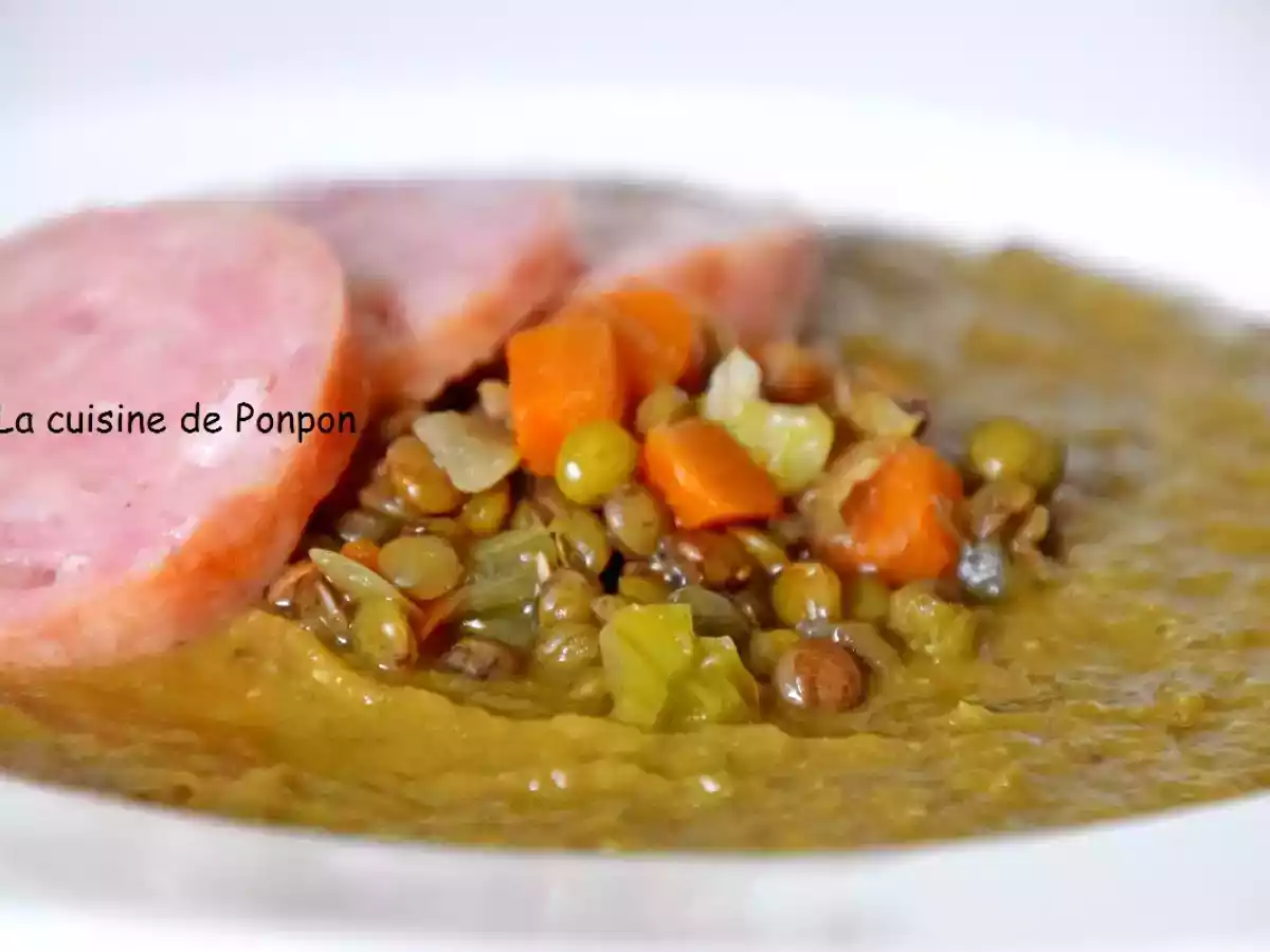 Soupe de lentilles et saucisse de Morteau