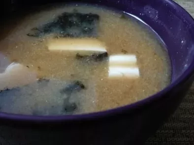 Soupe de miso au tofu et algues séchées, un concentré de bienfait