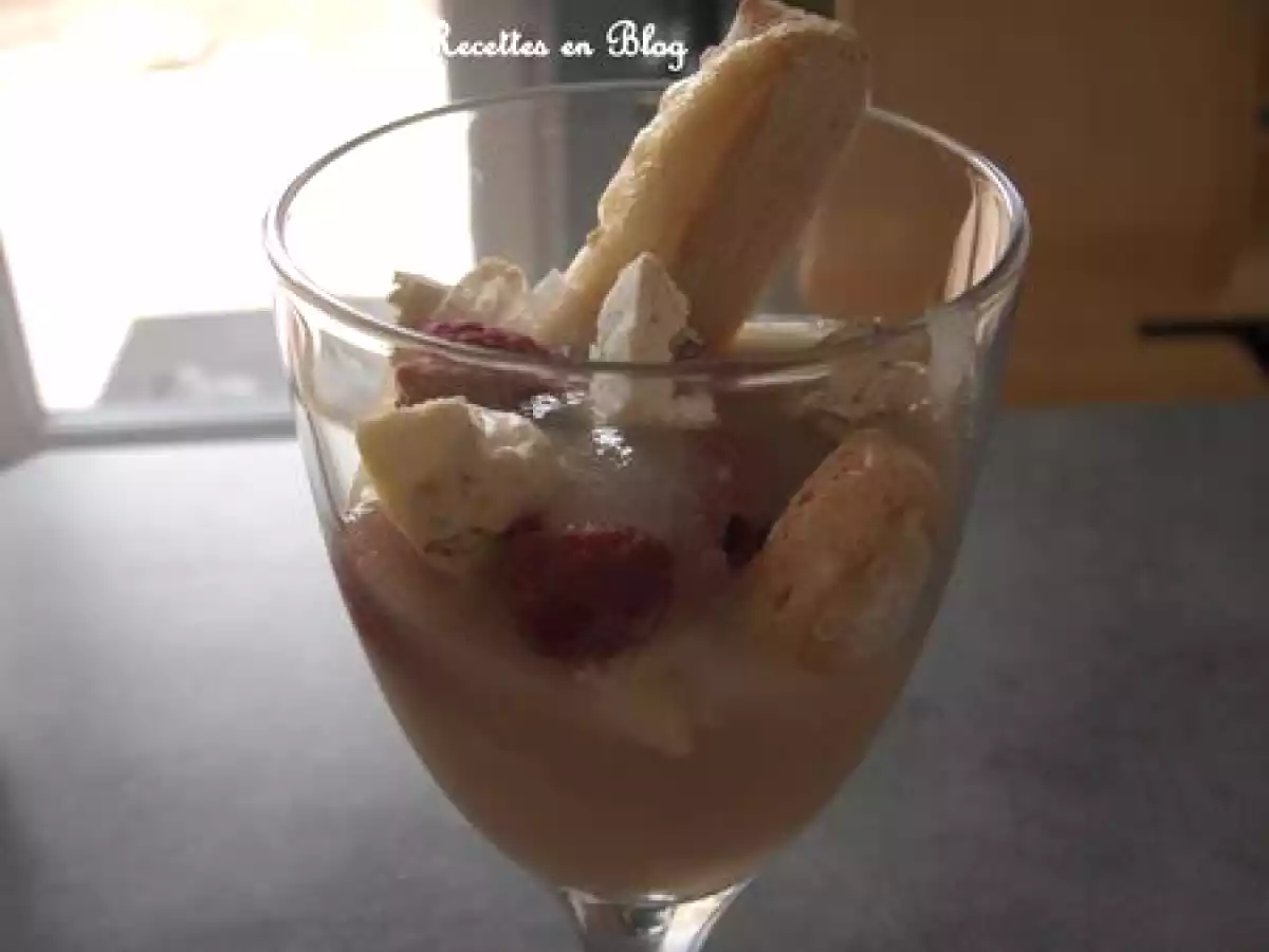 SOUPE DE POIRES AUX FRAMBOISES ET AU NOUGAT